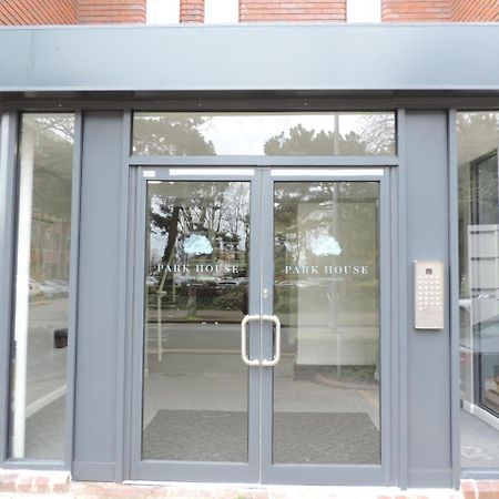 Park House - City Centre Apartment Peterborough Bagian luar foto