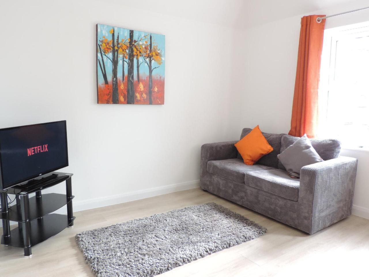 Park House - City Centre Apartment Peterborough Bagian luar foto