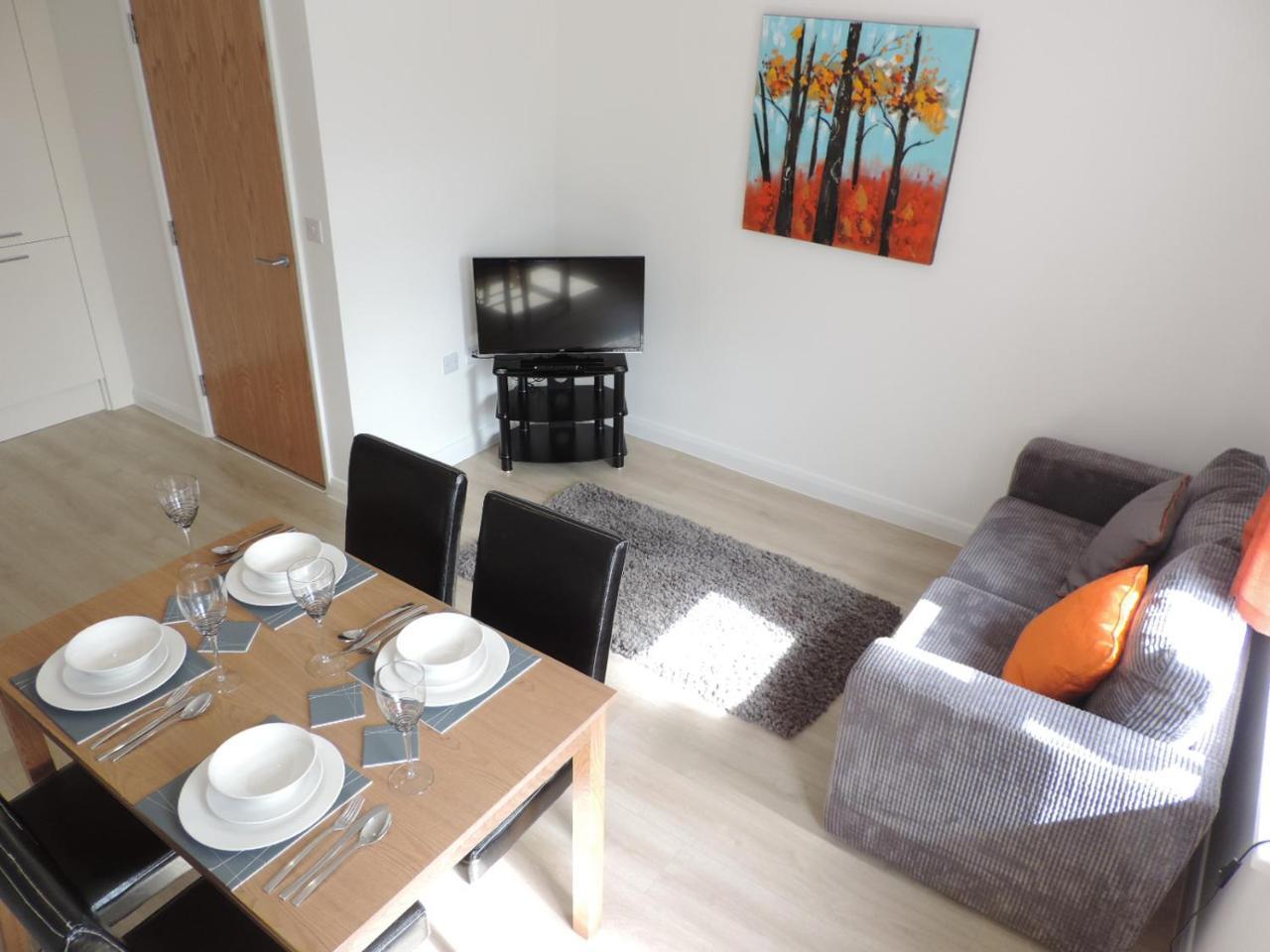 Park House - City Centre Apartment Peterborough Bagian luar foto